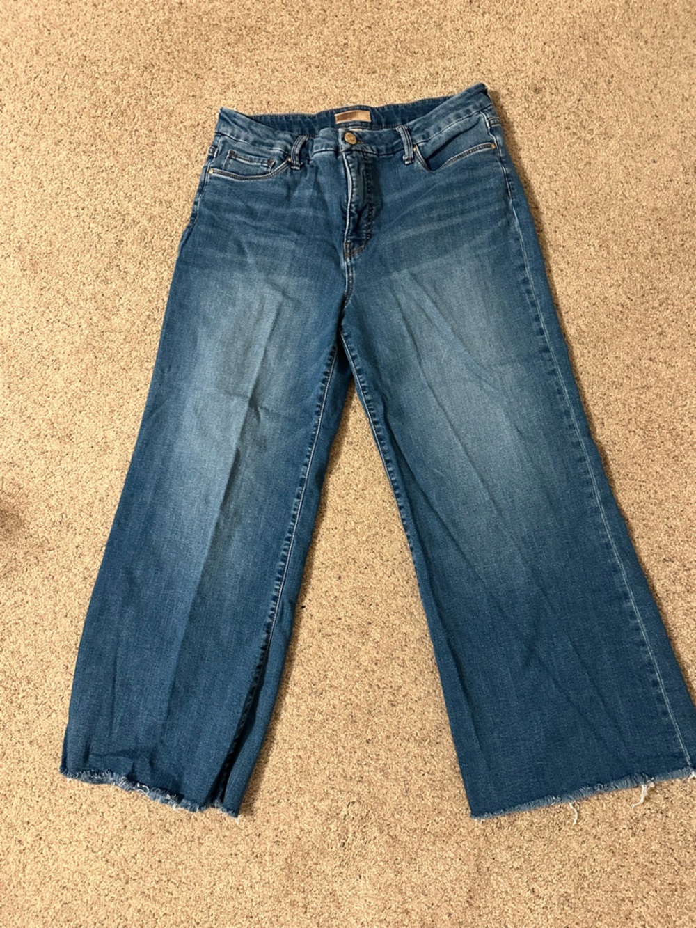 Kut from the Kloth Wide-Leg Jeans in Medium Blue Wash